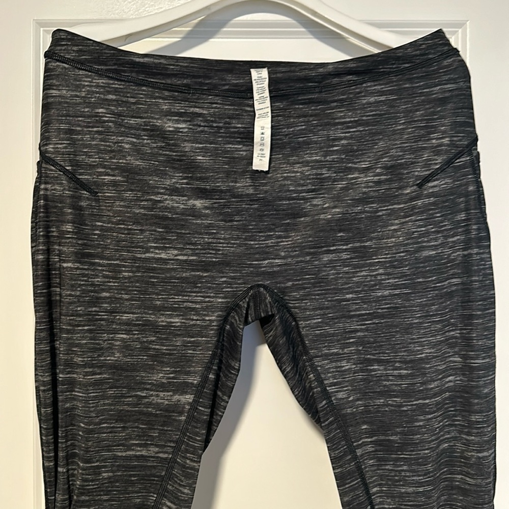 Men’s Lululemon Surge full-length tight sized XL